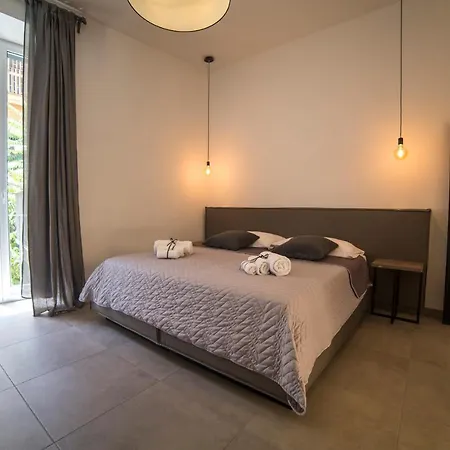 Plebiscitum 2.0 Bed & Breakfast